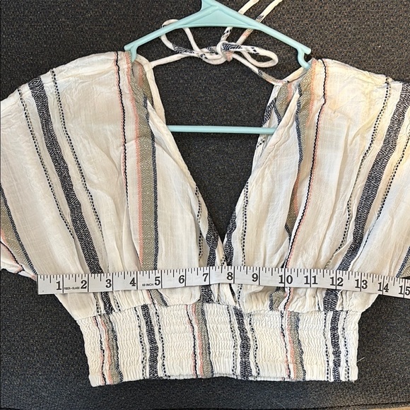 L*Space-that feel good fit. Striped V-Neck Crop top, tassel tie neck size XS - Picture 6 of 8